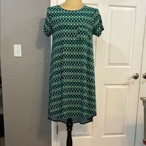 Green Arrow Print Short Sleeve Shift Dress
